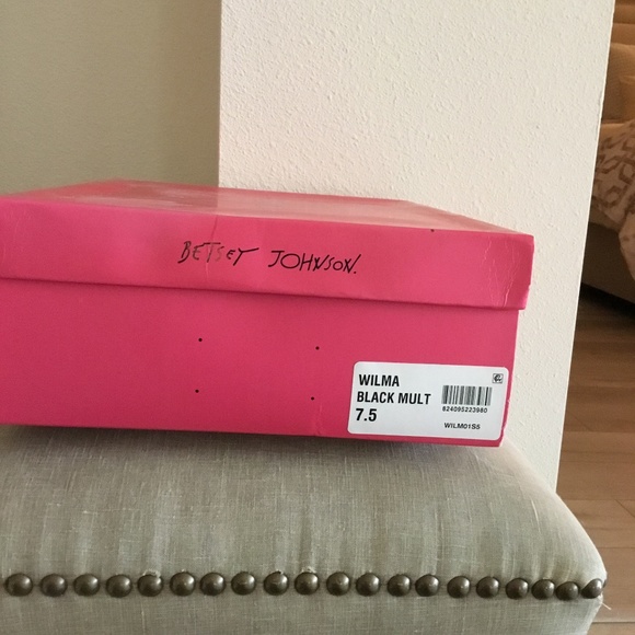 “ Betsey Johnson“ ankle boots  7 1/2 size - Picture 4 of 4